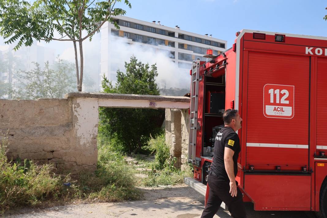 Konya merkezde ev yangını! 3